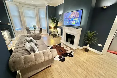 Image de Cliff Top Retreat - Short Stroll to Town and Beach