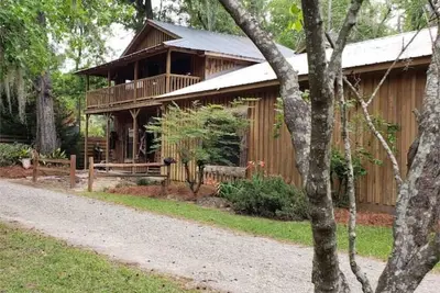 Image de Dukes Lodge is located between Vidalia, Ga. and Hazlehurst, Ga.