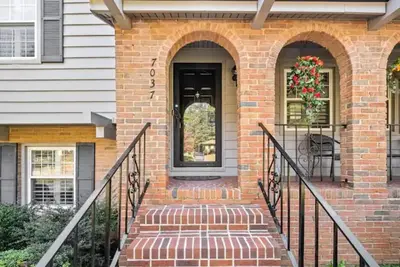 Image de Modest 4-bedroom Home in Uptown Charlotte