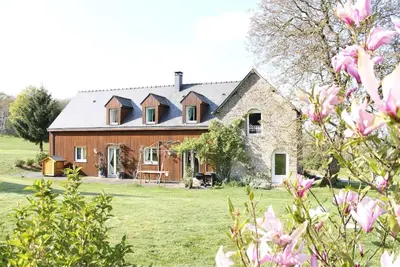 Image de Loue Maison Familiale, Gîte de 15 Personnes, 7 Chambres - Evron, Laval, Le Mans