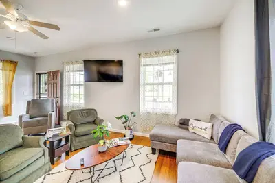 Image de 3 Mi to Dtwn: Updated Retreat in Indianapolis!