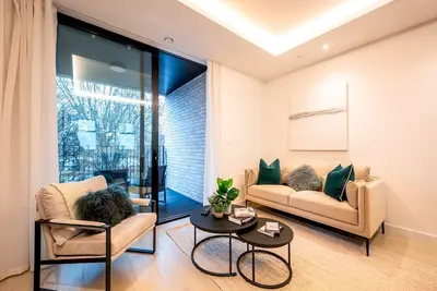 Image de Pass the Keys | Modern Exuberance and Luxury at Lucent House