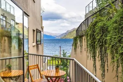 Image de Serenity on the Esplanade - walk to town