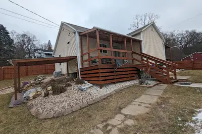 Image de Cozy and charming cabin! Perfect for getaways and fun activities for all ages