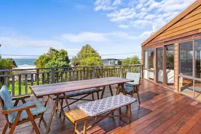Image de Surf Lodge - deck with views