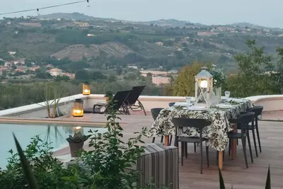 Image de Luxury home, private pool and large home theater. Amazing views day and night!