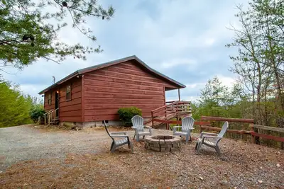 Image de Tranquil Timber Retreat -View+HotTub+FirePit&More!
