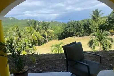 Image de Sunny, Mid island gem, 5 mins from the beach