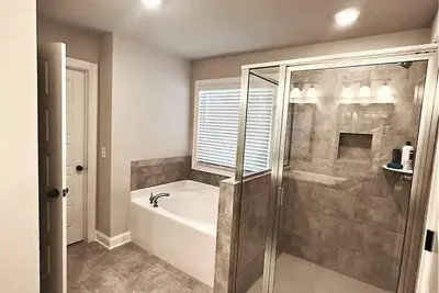 Image de Welcome to the Dawg House! \n\n