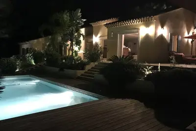 Image de Loue Belle Villa Presqu’ÎLE De Giens Vue Mer -5 Chambres -Piscine À DÉBORDEMENT