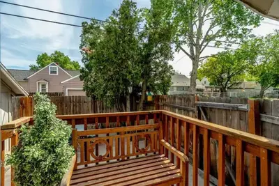 Image de Bruneau Bungalow Side A