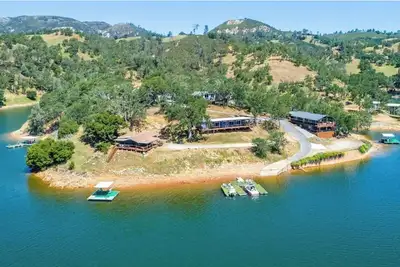 Image de Whole Peninsula (6 houses with 1 studio and 3 boat docks)