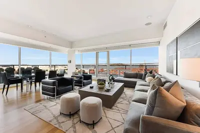 Image de Stunning Penthouse Apartment with Panoramic Views