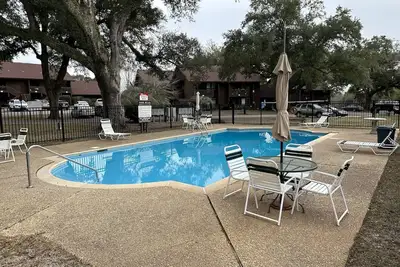 Image de Sunshine Oaks - 1st Floor Condo w/ Pool: Golf, Swim & Casino nearby!