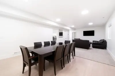 Image de New home, any season getaway. Minutes away from everything!