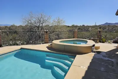 Image de Getaway Desert Oasis with Pool, Hot Tub, Privacy, Stunning Views!