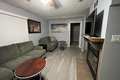 Image de 3 Bedroom Home near Naval Base!