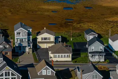 Image de Private access to the beach! Sleeps 9.