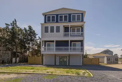 Image de Green Street Coastal Retreat