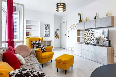 Cagliari Flat: near the Station with Balcony!