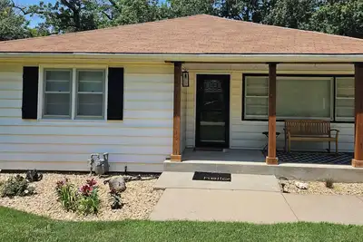 Image de Quiet Centrally Located Close to Wasburn Private Drive