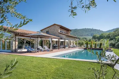 Image de Maison de vacances privée avec sauna, climatisation, piscine privée, Tv, patio, près de Cortone