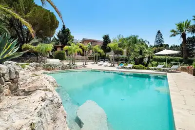 Image de Belle maison de vacances privée avec Wifi, piscine privée, climatisation, Tv, terrasse, parking