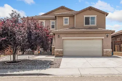 Image de High Desert Cozy Nest! \nBig & Cozy Desert Getaway/4br•3ba•Hot Tub&Fire Pit