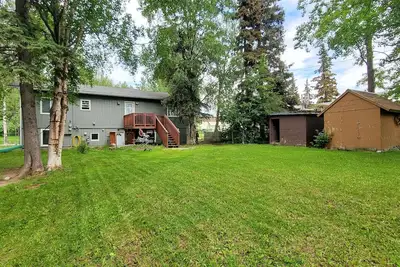 Image de Taku Area duplex with yard and campbell creek trail
