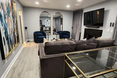 Image de Luxury Cityside Retreat near Downtown Detroit, Main Attractions Attached Garage