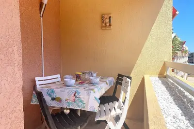 Image de Appartement rénové, 2 pièces, climatisé, garage, balcon, à 350m de la plage - Bormes-les-Mimosas