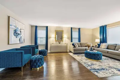 Modern 3br w/ Fenced Yard | Lcp Collection