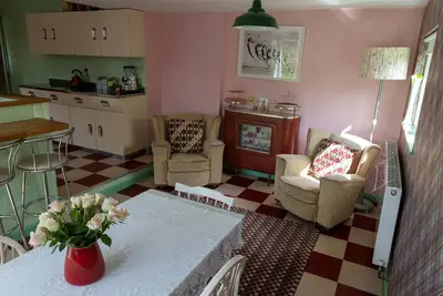 Image de 1950's styled Bungalow close to Cornwall Coast in quiet surroundings.