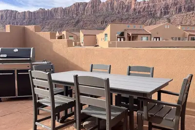 Image de Ev Charger, Amazing Red Rock Views, Close to Arches! A2