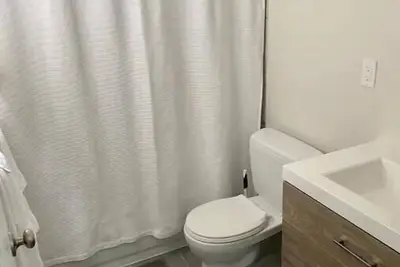 Image de Big Remodeled 3br w\/ Lush Garden