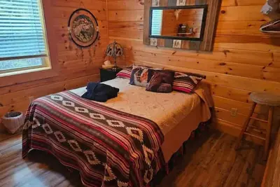 Image de Native Hideaway Cabin