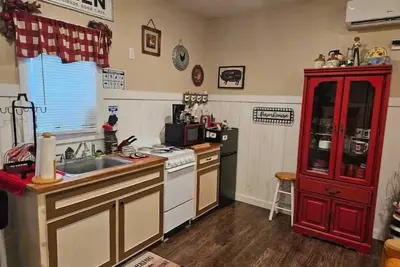 Image de America's Farmland Family Country Cottage
