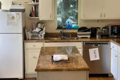 Image de Grad Study Bedroom Close 2 Ucb