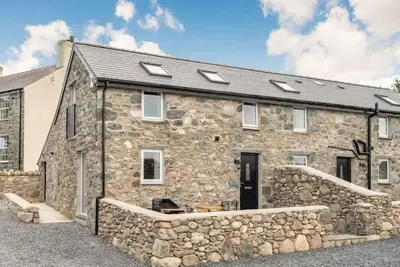 Image de Pipistrelle Cottage a quirky gem on the Llech Y Dwr Estate near Snowdonia\n\n