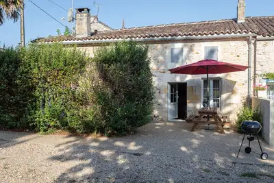 Image de Gîte de charme climatisé 5 personnes - 2 cbres / 4 lits, avec piscine à partager