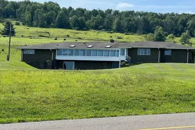 Image de Pastoral 2bdr near Trails | Firepit + Game Room