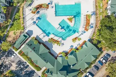 Image de Budget Friendly! Sleeps 8! Discounts Available