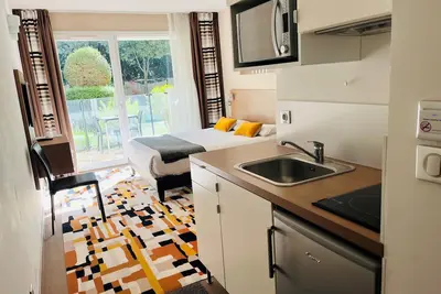 Studio avec terrasse dans un hôtel spa