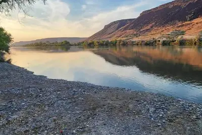 Image de Family Cabin on the River