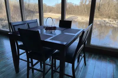Image de Cozy Cabin On The River With Amazing Views & Scenery