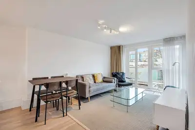 Image de 2-Bed, 2-Bath Seventh Floor Flat