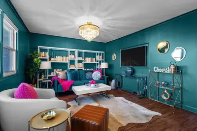 The Jewel Box- Nc State/ Walkable