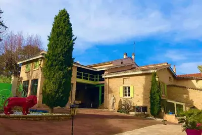 Image de Joli Meublé de 75 m2 Dans Maison en Pierre 17 ème