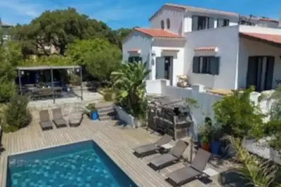 Image de Villa Spacieuse avec Piscine, Terrasse et Jardin à 3 km du Port d'Ajaccio