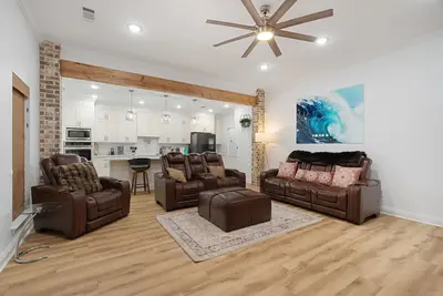 Image de Modern Elegance Haven Near Central Attractions